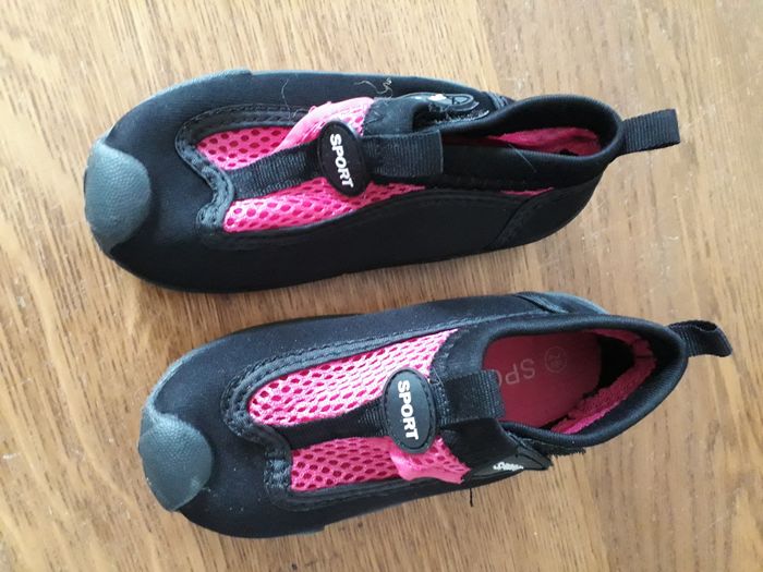 Chaussures aquatiques fille noire et rose Sport P 28 - photo numéro 3
