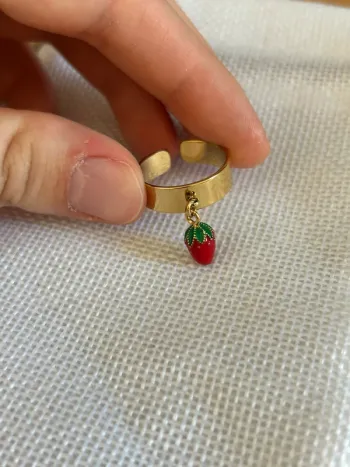 Bague fraise kawai vintage