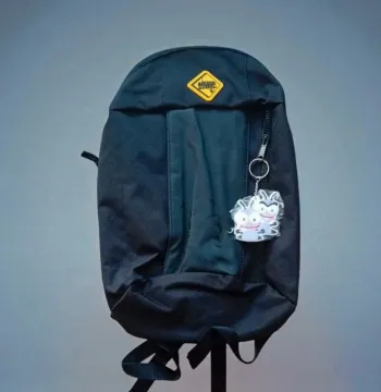 Très beau petit sac a dos noir neuf pour les affaires de sport ou goûter