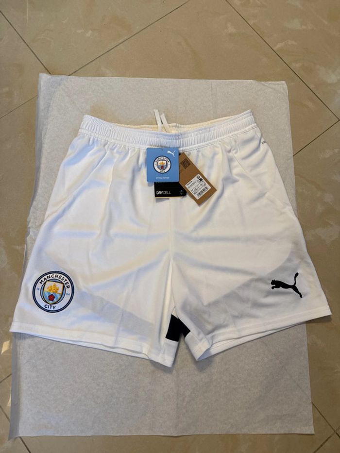 Short de foot Puma équipe Manchester City taille 15/ 16 ans authentique neuf