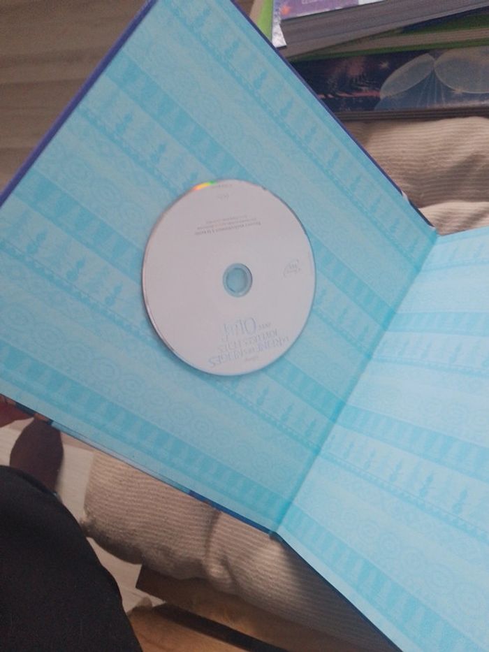 Livre la reine des neiges joyeuses fêtes avec Olaf neuf - photo numéro 3