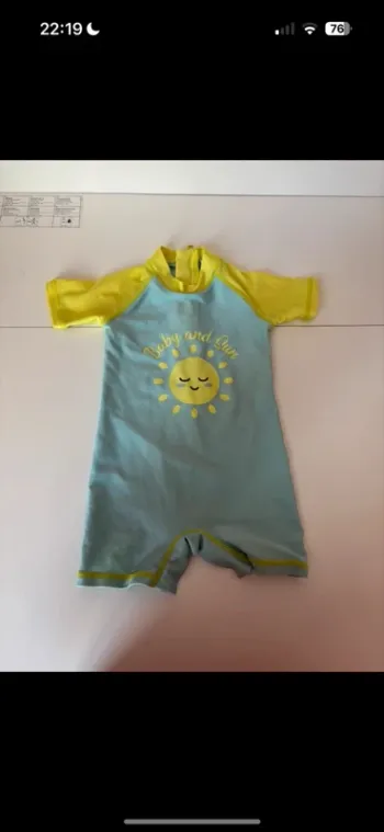 Maillot de bain garçon 18mois en très bon état