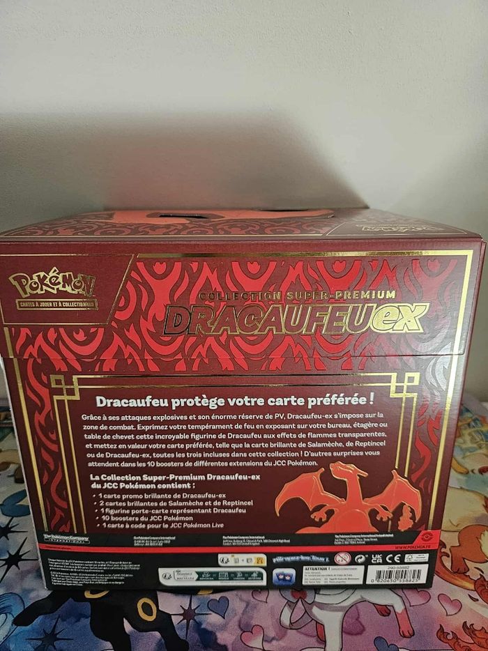 Coffret Figurine Dracaufeu Pokemon - photo numéro 3