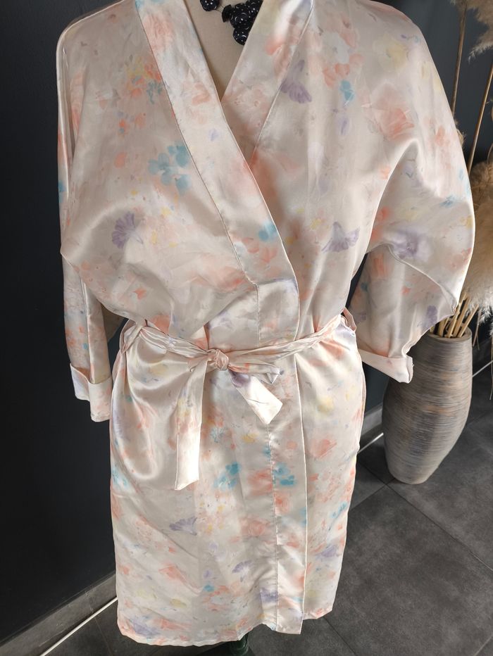 Peignoir satiné - photo numéro 2