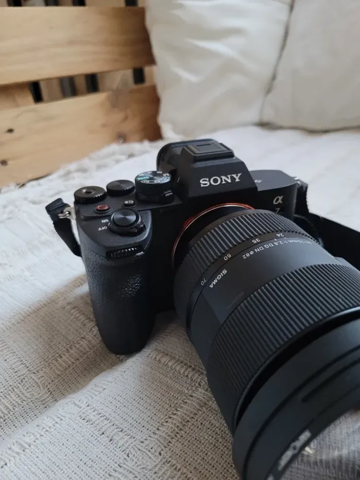 SONY_ Alpha_ 7 IV.