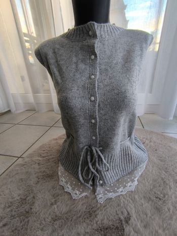 Gilet sans manches , taille S , neuf , envoi soigné