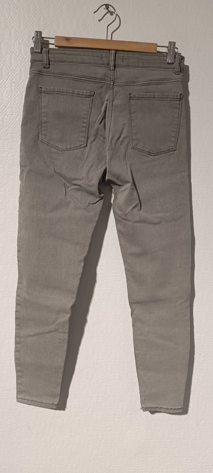 Pantalon skinny gris – Bershka – Taille 40 (US 08) - photo numéro 3