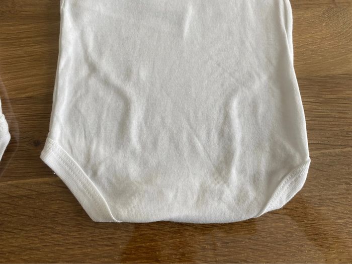 Bodies blancs sans manches petit bateau 3 mois - photo numéro 13