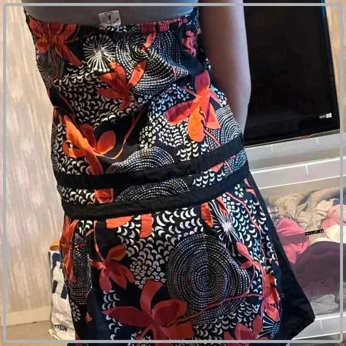 Jolie  robe  fleurie  taille  38 - photo numéro 2