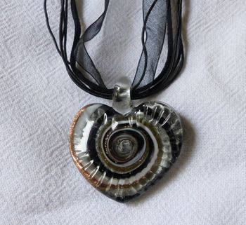 Collier coeur verre noir et doré