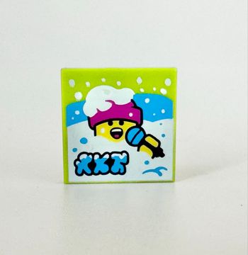 Lego City Accessoires, Thème Musique : Plaque 2x2 imprimée : Chanteuse sous la Neige - NEUF