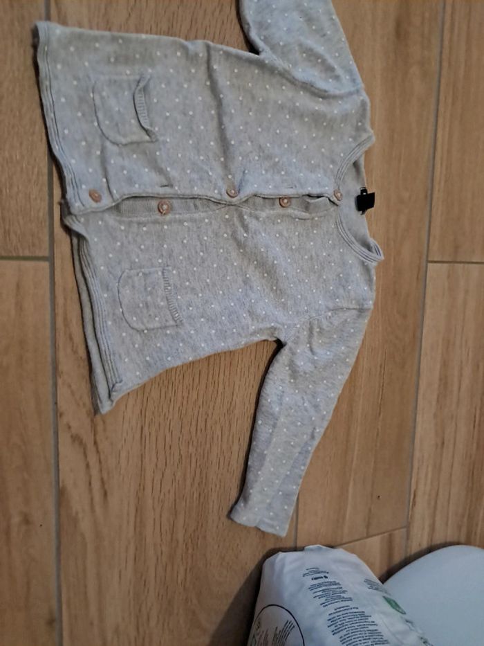 Gilet fin gris kiabi 12 mois - photo numéro 3