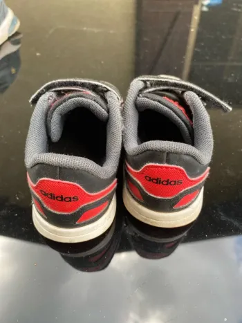 Basket enfant adidas taille 23
