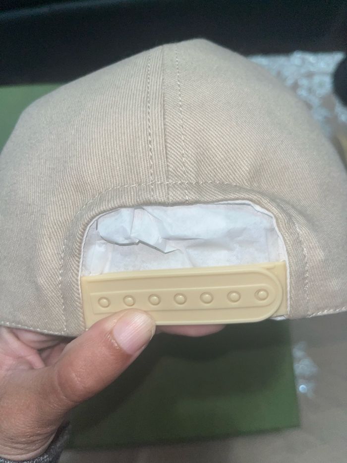 Casquette luxe neuve Courrèges avec étiquette - photo numéro 6