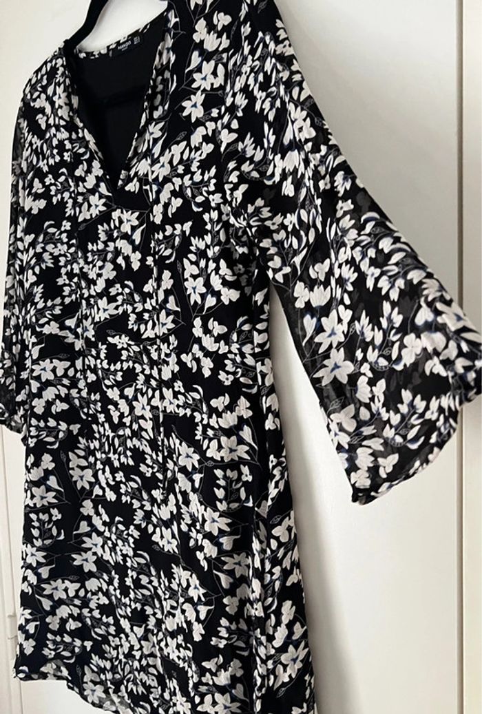 Robe courte fleurie Mango taille L - photo numéro 3