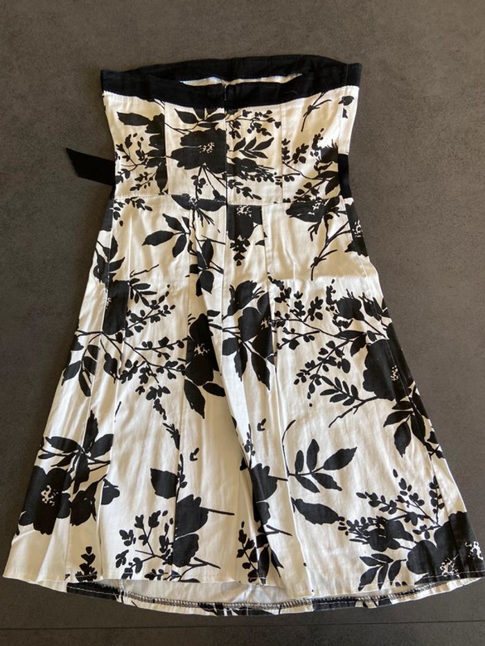 Robe bustier cocktail blanche à fleurs noires taille 38 - photo numéro 2