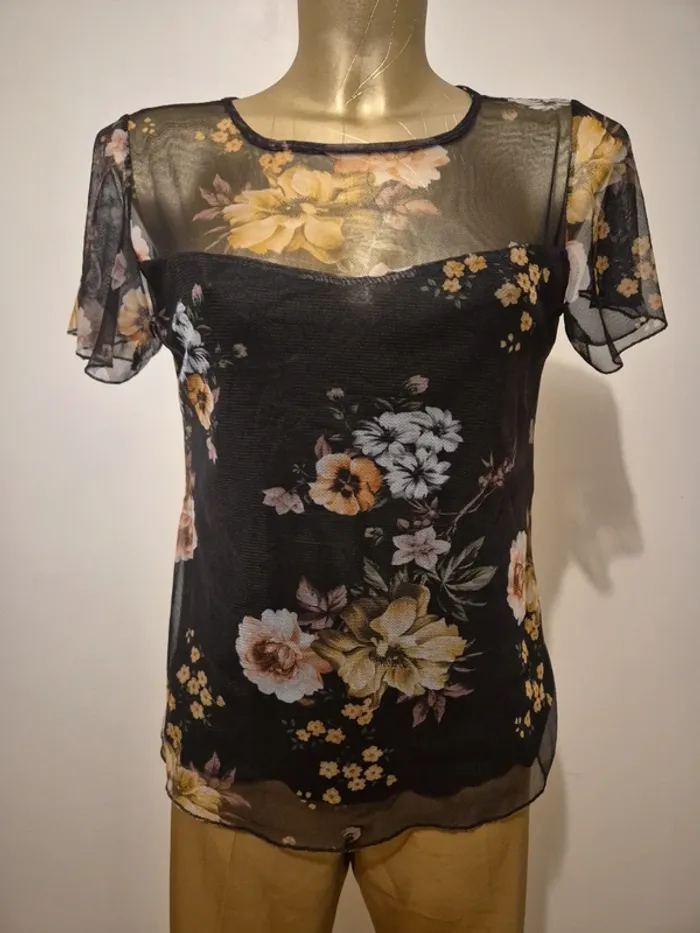 T shirt fleuri taille L - photo numéro 2