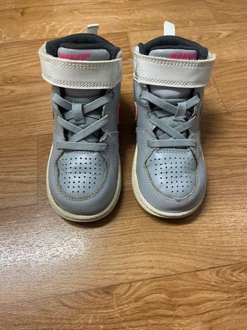 Baskets montantes Nike fille T.25