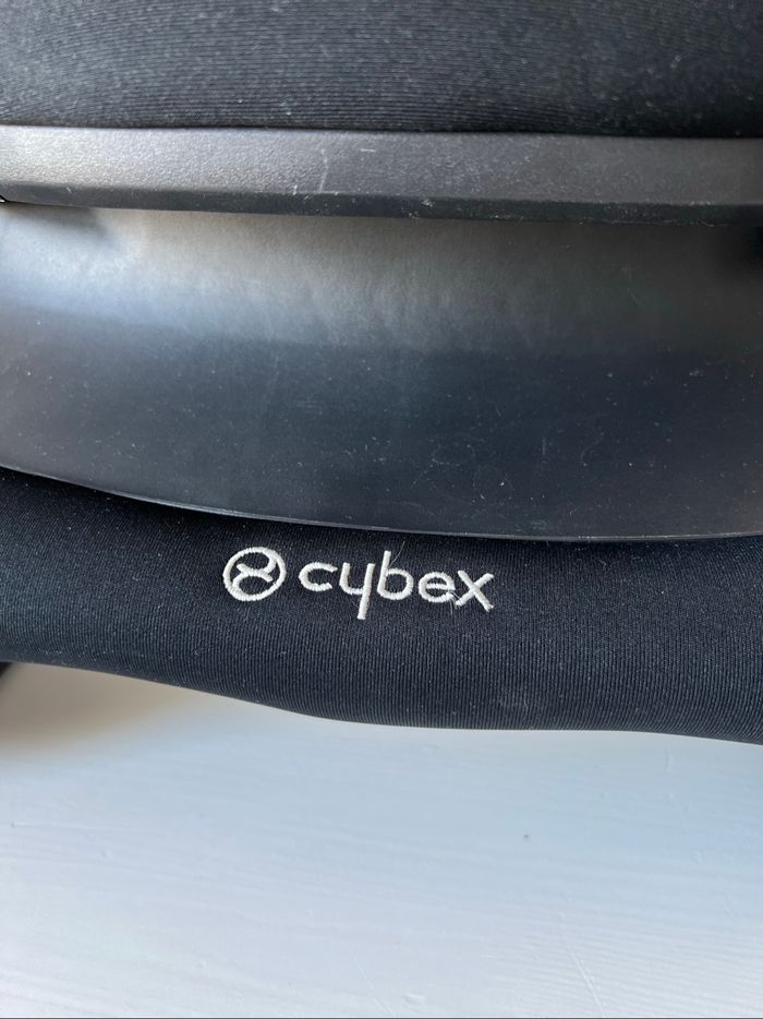 Bouclier Cybex Groupe 1 (9-18kg) très bon état jamais accidenté - photo numéro 2