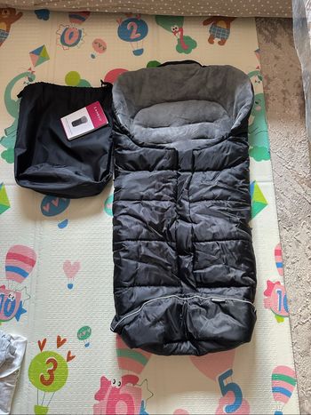 Chancelière bébé Zamboo neuve jamais utilisé (cadeau de naissance)