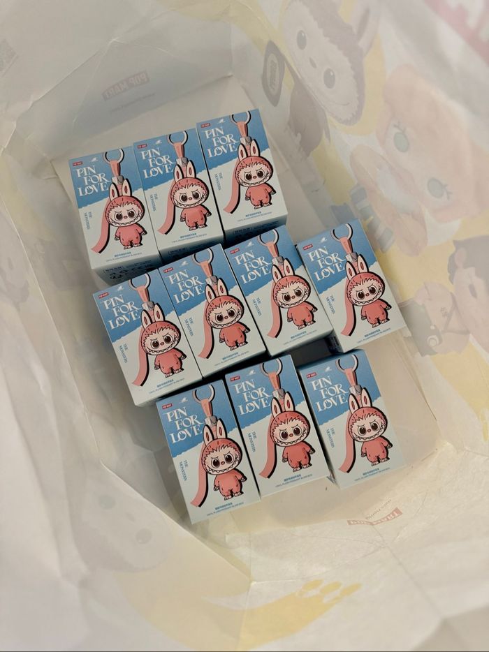 [NEUF] Popmart Labubu the monster pin for love séries - photo numéro 2