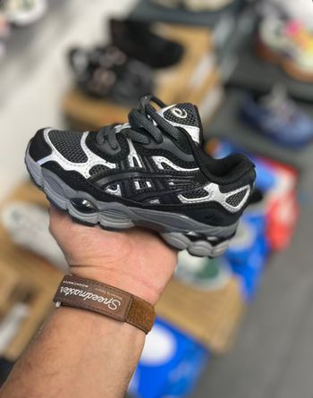 Asics gel nyc noir gris enfant 34