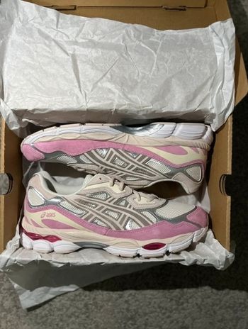 Chaussures de running Asics GEL-NYC, roses, pointure 38