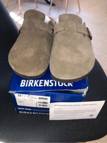 Birkenstock Boston taupe P39 neufs à 90 euros