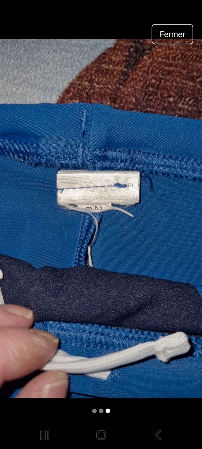 Maillot de bain 5 ans en très bon état - photo numéro 3