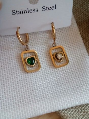 Boucles d'oreilles asymétriques