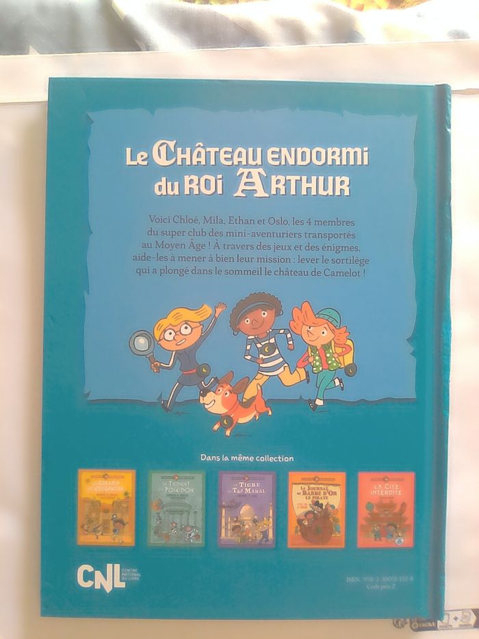 Le château endormi du roi Arthur.  Énigmes et jeux. - photo numéro 2