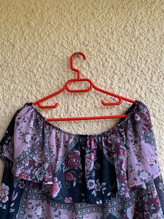 Top court à fleurs Stradivarius taille 38 - photo numéro 3