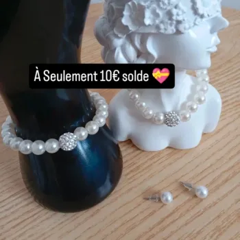 Ensemble collier bracelets en perles blanches boucles d'oreilles fantaisie neufs