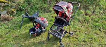 Ensemble Poussette Mios et Cloud Z avec base isofixe, rose gold et finition spring blossom black