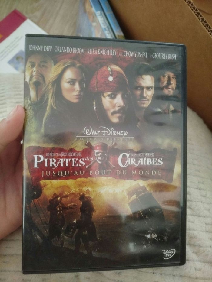 DVD Disney pirate des Caraïbes jusqu'au bout du monde