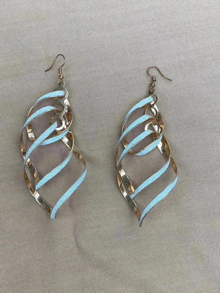 Boucle d’oreilles dorés - photo numéro 7