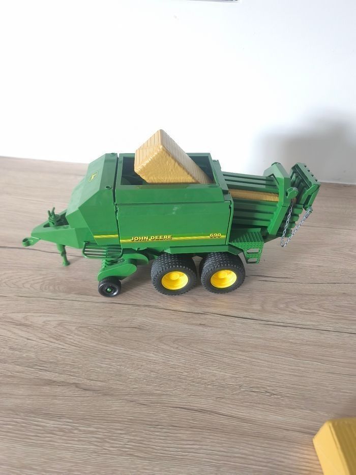 Tracteur et sa remorque presse paille john deere - photo numéro 6