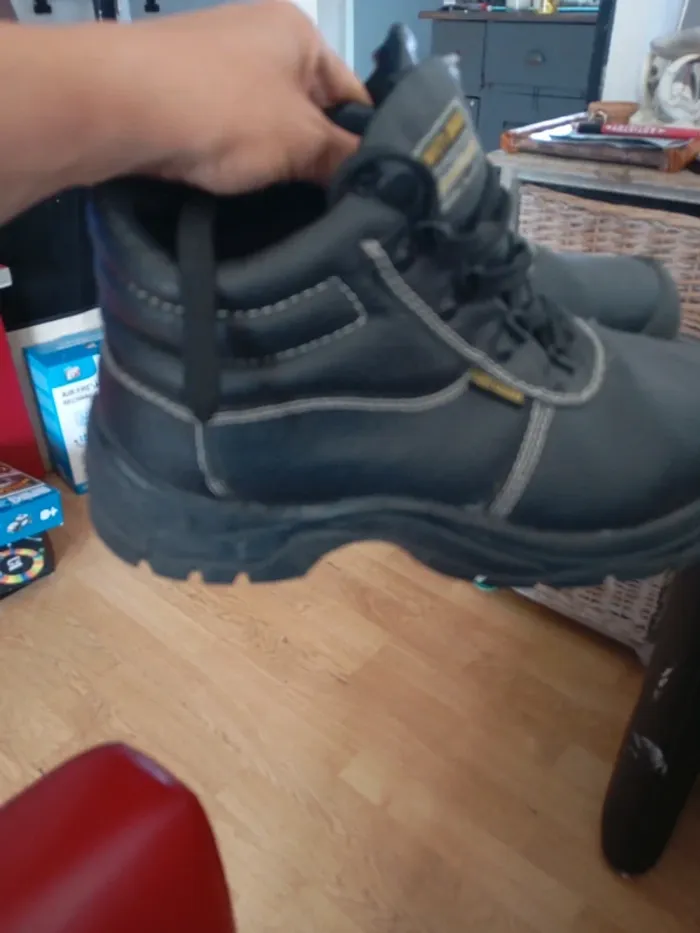 Chaussures homme t 43 - photo numéro 4