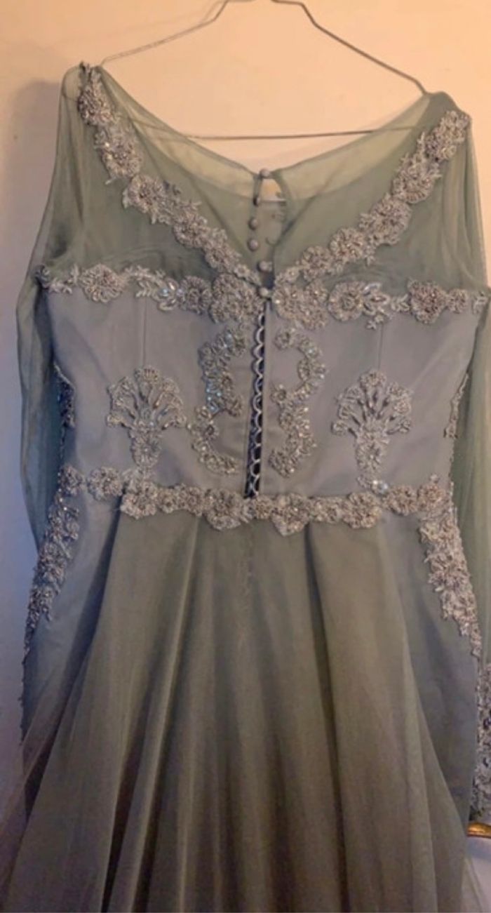 Robe de soirée - photo numéro 2