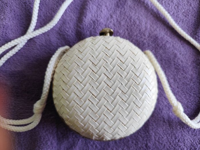 Petit sac enfant ou adulte rond boule blanc besace en paille tressée peinte vintage 70 - photo numéro 4