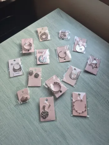 Lot boucles d'oreille ikita