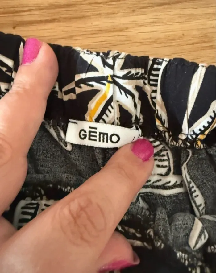 Short noir à motifs Gemo fille 10 ans - photo numéro 2