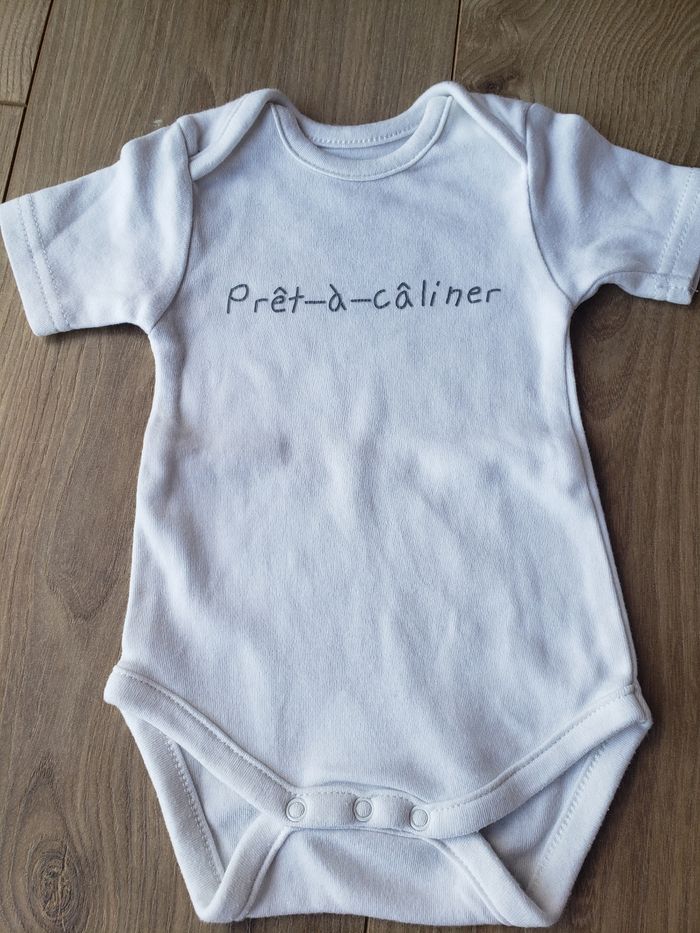 Lot bodies 1 mois - photo numéro 3