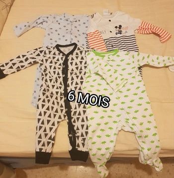 Pyjamas 6 mois lot
