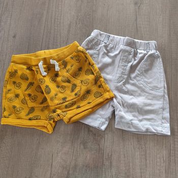 Lot de 2 shorts 12mois