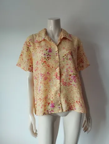 Blouse manches courtes ou chemisier Damart taille 48