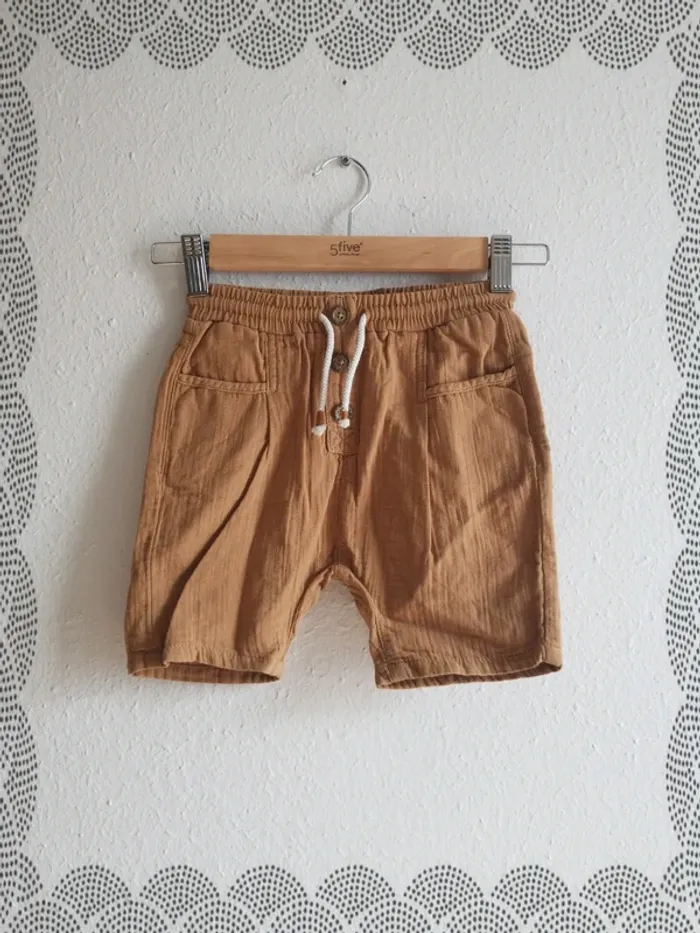 Short LC Waikiki 3/4 ans - photo numéro 2