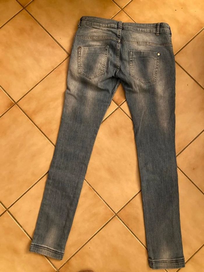 Jean femme taille 38 - photo numéro 2