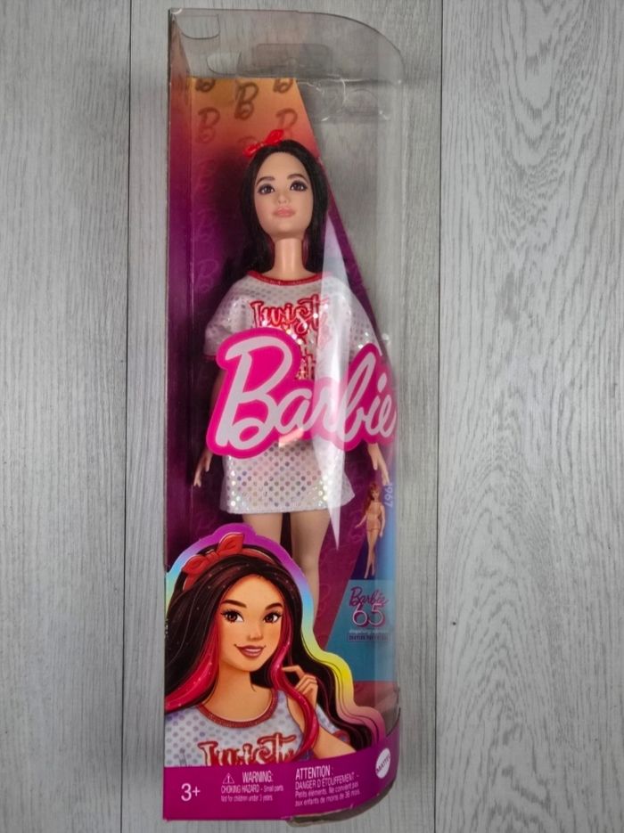 🌟Barbie Fashion Dress 65 Poupée Stylée avec Robe Tendance 🌟