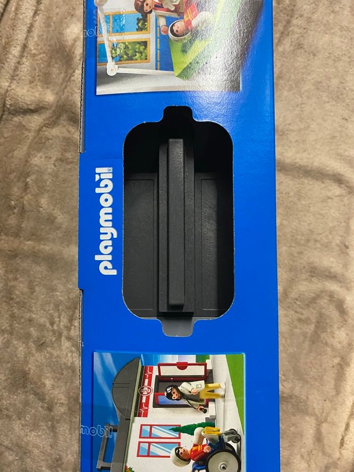 Hôpital transportable Playmobil neuf - photo numéro 2